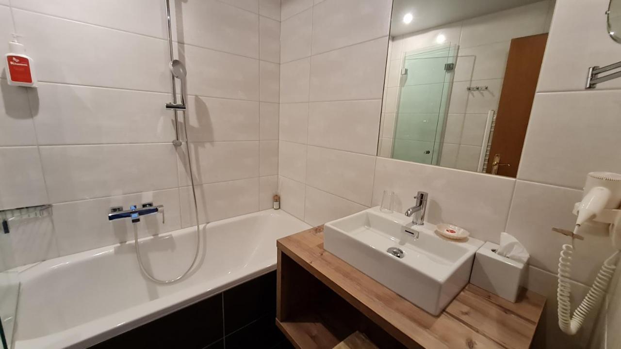 Sport Und Familienhotel Klausen Kirchberg in Tirol Dış mekan fotoğraf